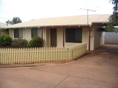 Neat & Tidy Affordable Living in Quiet Location Picture