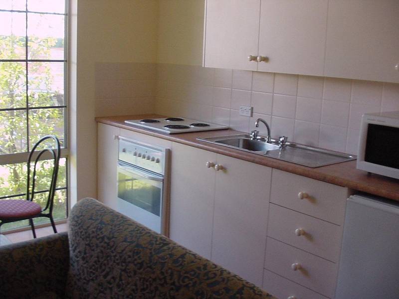 Ideal for Company or share Accommodation + 1 weeks complimentary FREE RENT Picture 2