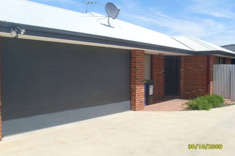 Fully Furnished Executive Residence Picture 1