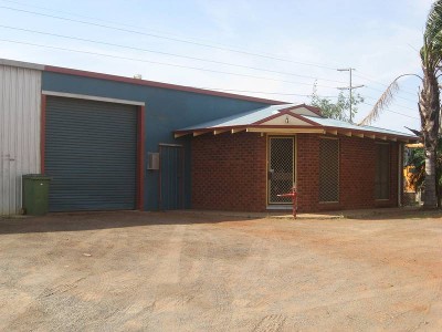 212sqm WORKSHOP & OFFICE Picture 212sqm WORKSHOP & OFFICE Picture