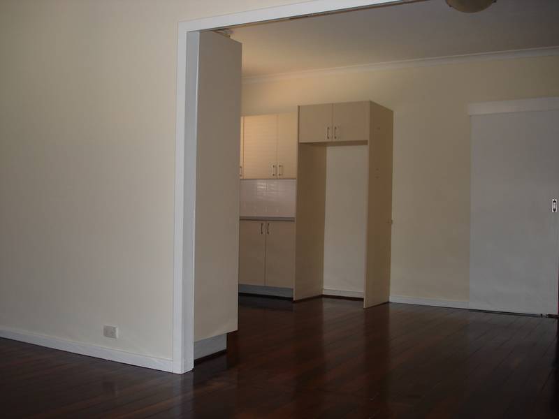 POPULAR LAMINGTON LOCATION Picture 2