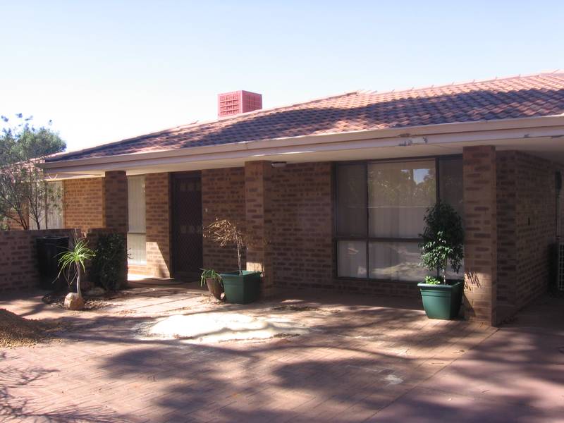 CENTRAL LOCATION Picture 1