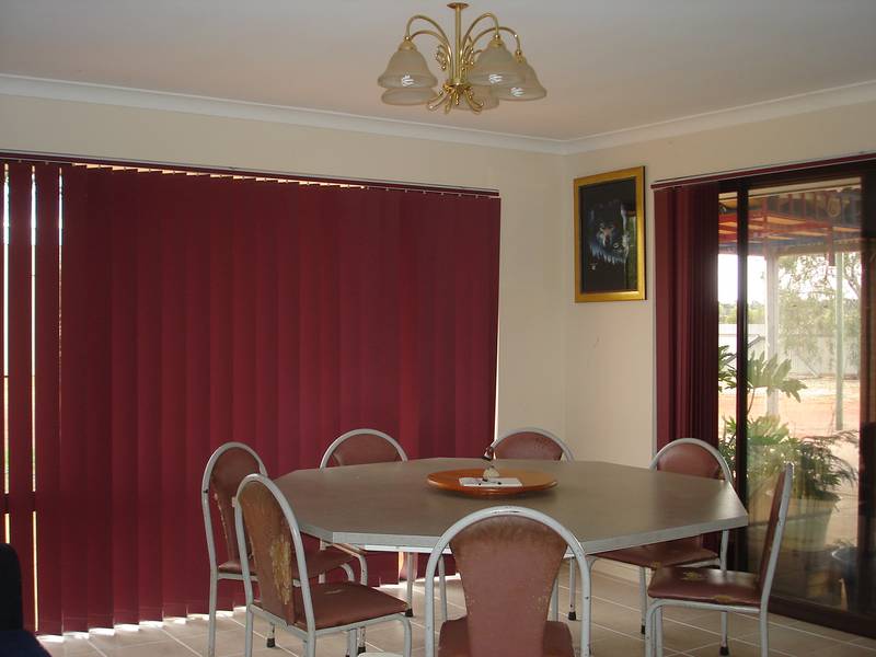 2590M2 OF LAND AND A
20 X 8 WORK SHED Picture 3