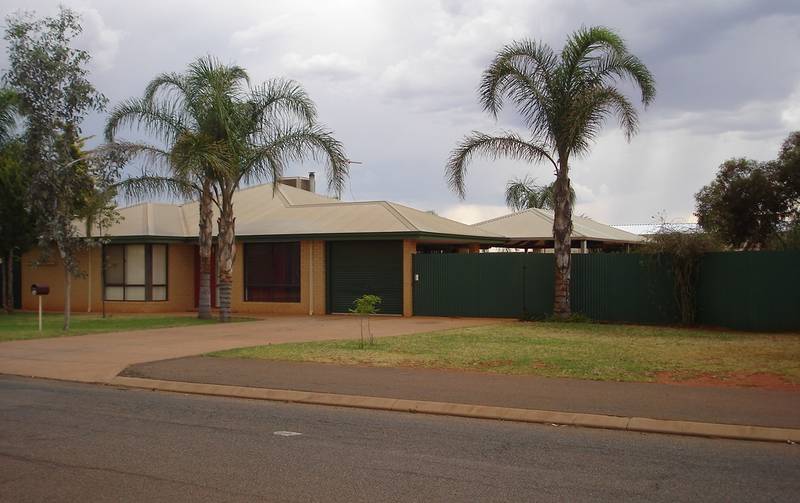 2590M2 OF LAND AND A
20 X 8 WORK SHED Picture 1