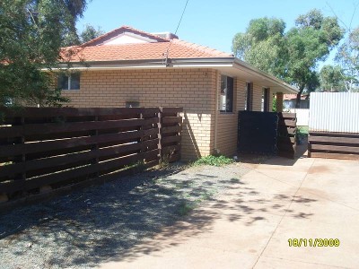Large Fully Fenced Yard Picture