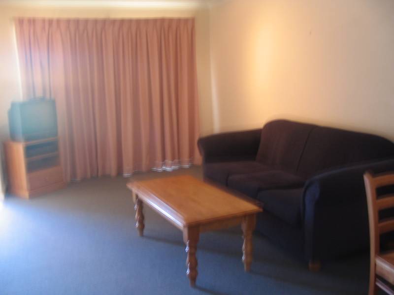 CENTRAL LOCATION Picture 2