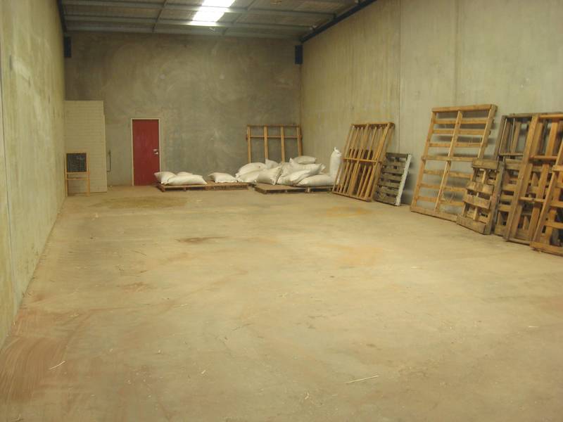 WAREHOUSE STORAGE UNIT Picture 2