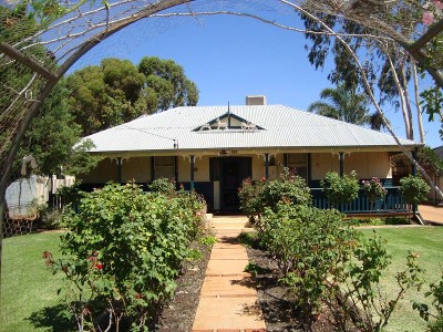 GREAT FAMILY LIVING Picture