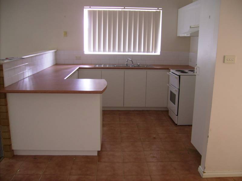 COMFORTABLE & ATTRACTIVE Picture 2