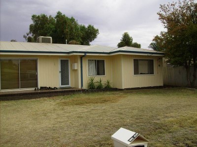 LARGE COMFORTABLE HOME Picture