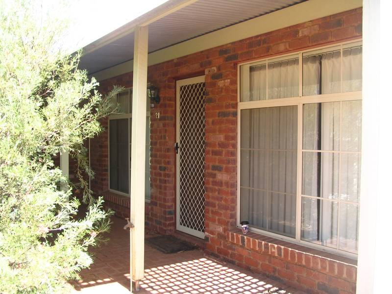 IDEAL LOCATION Picture 1