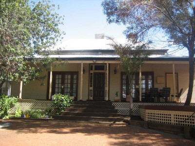 LAMINGTON HEIGHTS!! Picture