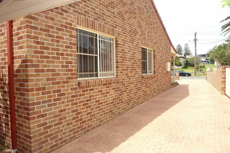 Beach Side Address! Picture 2