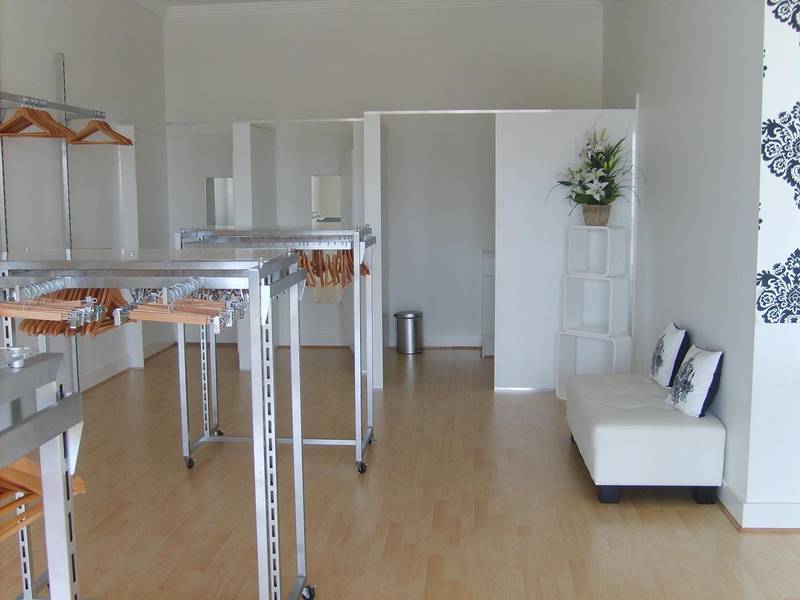 Perfectly Set Up & Modern Picture 3