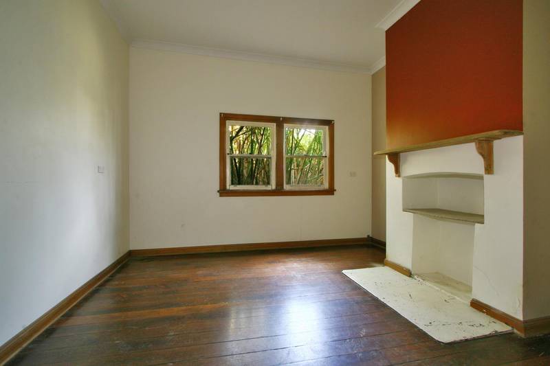 Here comes your dream with the white picket fence Picture 3