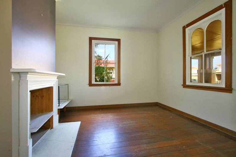 Here comes your dream with the white picket fence Picture 2