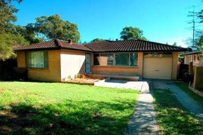 Stylishly Appointed 3 Bedroom Brick Home in Peaceful & Quiet Location Picture