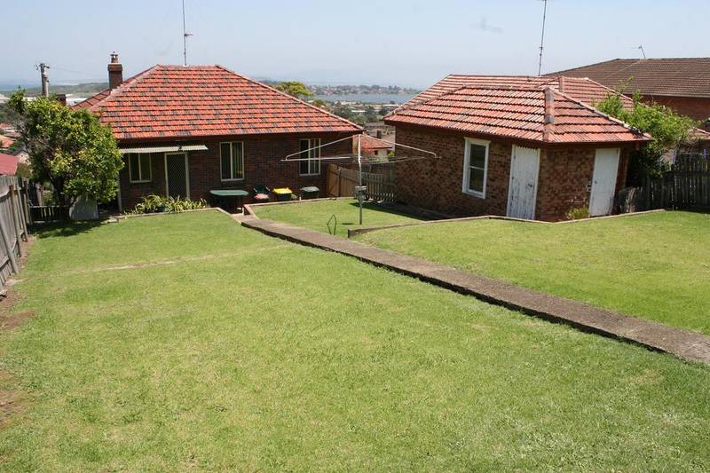 Great First Home Or Investment Picture 3