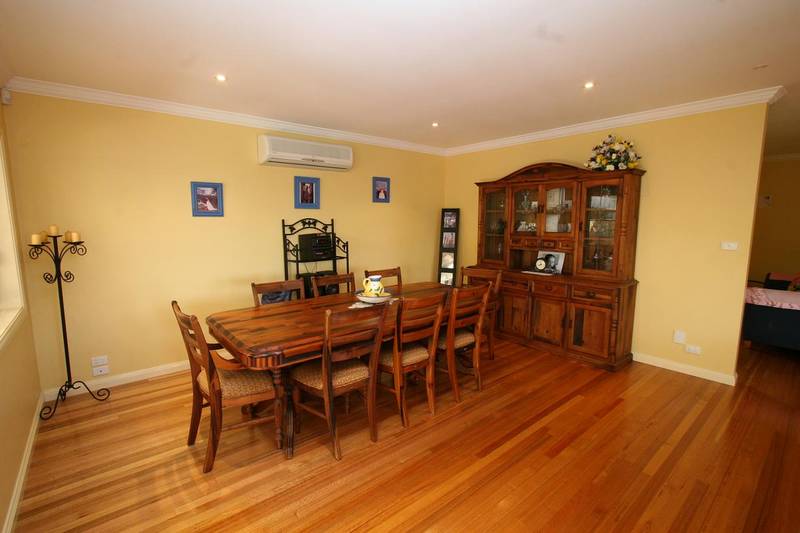 Huge Family Home Picture 3