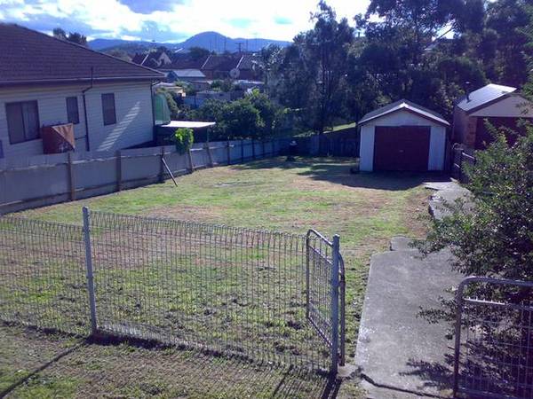 Stop Looking! Picture 2