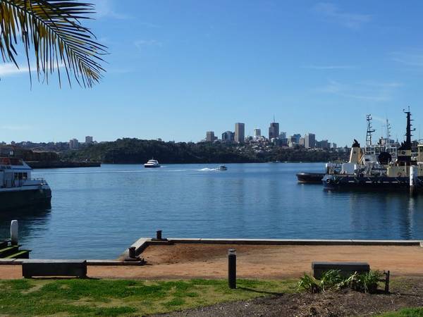 Perfect NE Waterfront Apartment Picture 1