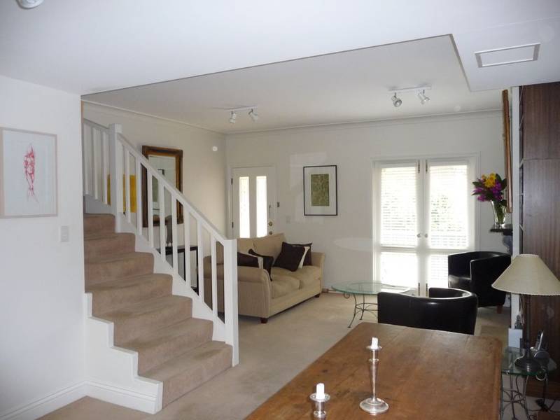 DEPOSIT TAKEN Delightful Townhouse in perfectly quiet position. Picture 2