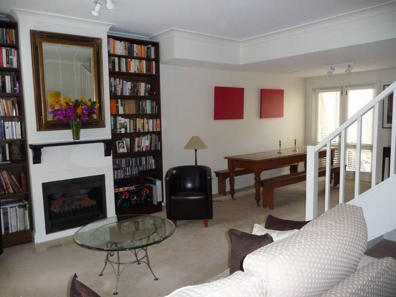 DEPOSIT TAKEN Delightful Townhouse in perfectly quiet position. Picture 1