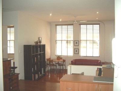 Colgate - Palmolive
Large 67 m2 One Bedroom - Split Level Picture