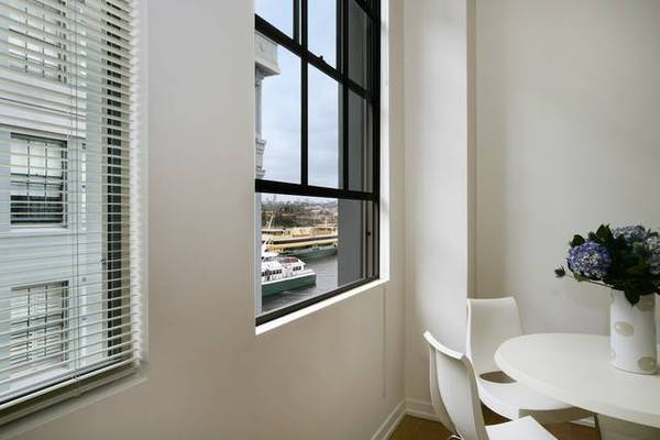 One Bedroom Apartment in Exclusive Waterfront Development Picture 3