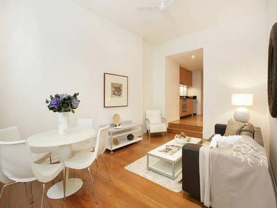 One Bedroom Apartment in Exclusive Waterfront Development Picture