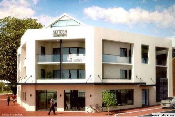 LUXURY LIVING Picture 1