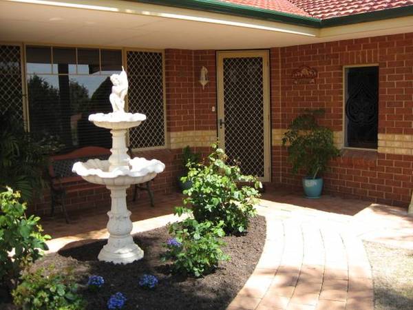 NEW LISTING!!! Picture