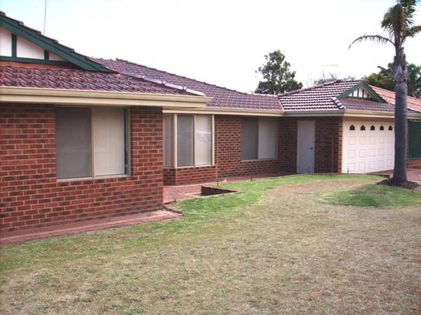 CLOSE TO SCHOOLS, SHOP & TRANSPORT Picture CLOSE TO SCHOOLS, SHOP & TRANSPORT Picture