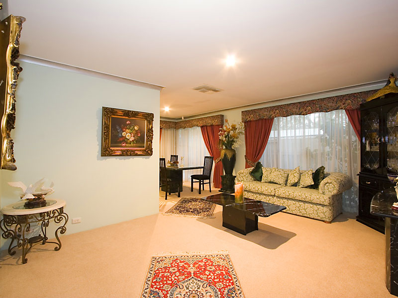 JUST LISTED! Picture 2