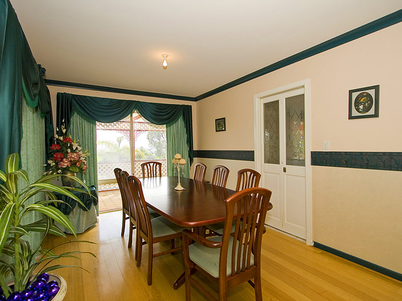 ROOM TO RELAX!!! Picture 3