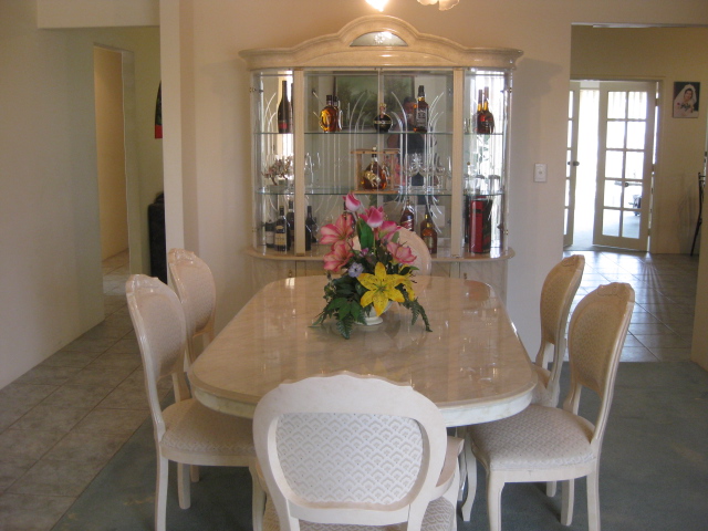 BRAND NEW LISTING!!! Picture 3