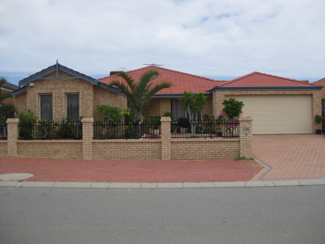 BRAND NEW LISTING!!! Picture 1