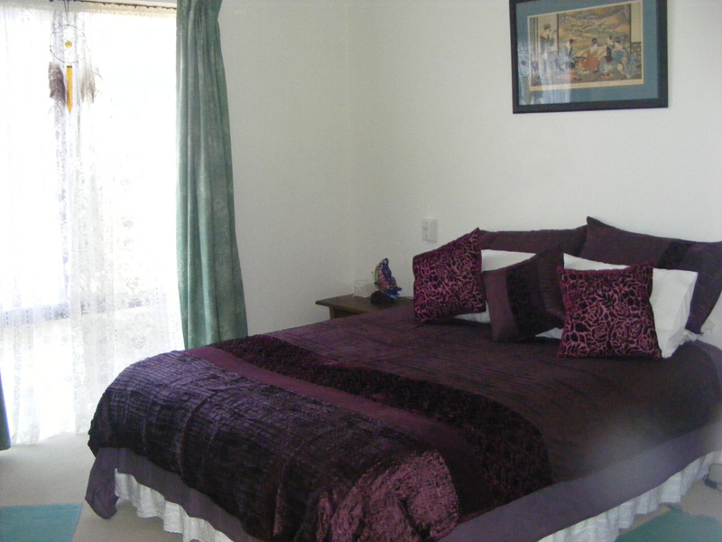 LOCATION, LOCATION Picture 2