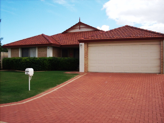 Great Family Home With A Pool Picture