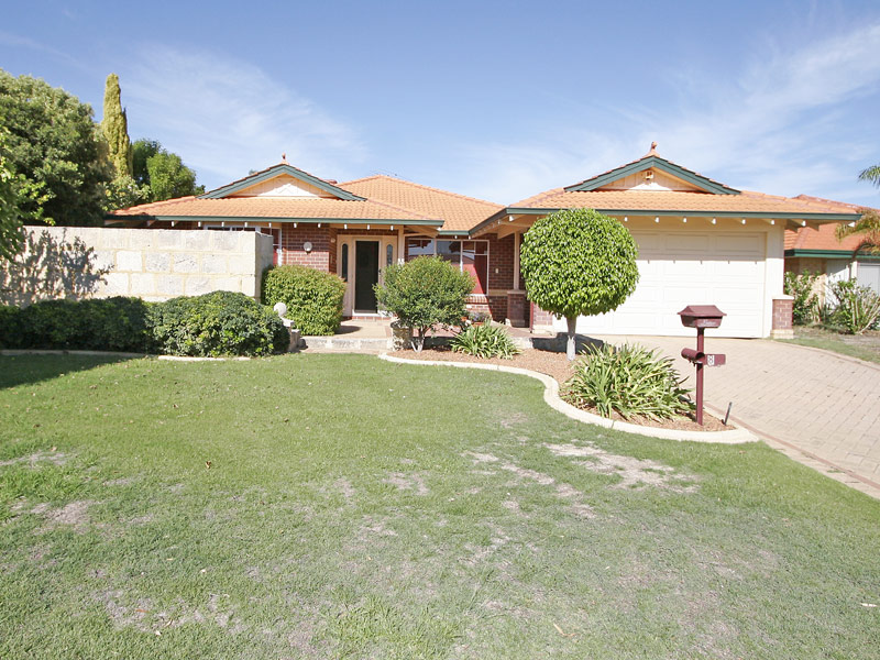 BE CAPTIVATED... Picture 1