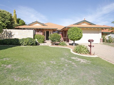 BE CAPTIVATED... Picture BE CAPTIVATED... Picture