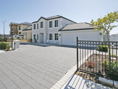 DOUBLE STOREY DELIGHT! Picture