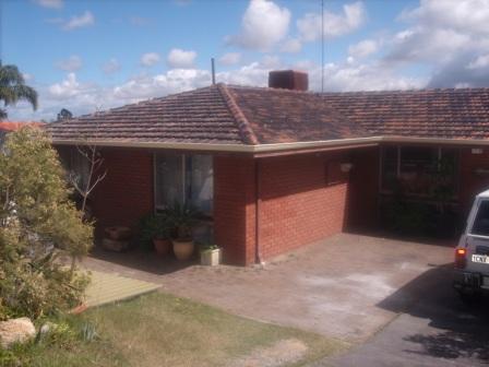 Tidy 3 x1 with easy care gardens Picture 1