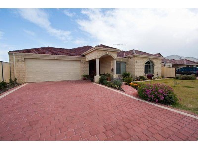 PERFECT FAMILY HOME! Picture