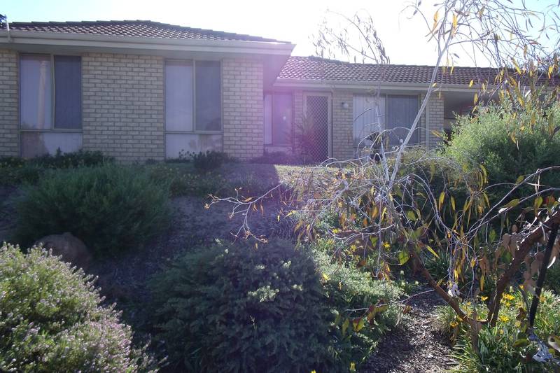 Close to Transport, Shops & Schools Picture 2