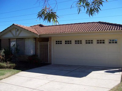Close to Schools, Transport & Shops Picture Close to Schools, Transport & Shops Picture