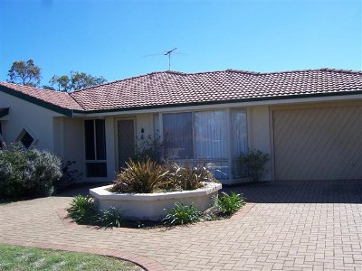 Well Presented Home Lawn Mowing Included Picture