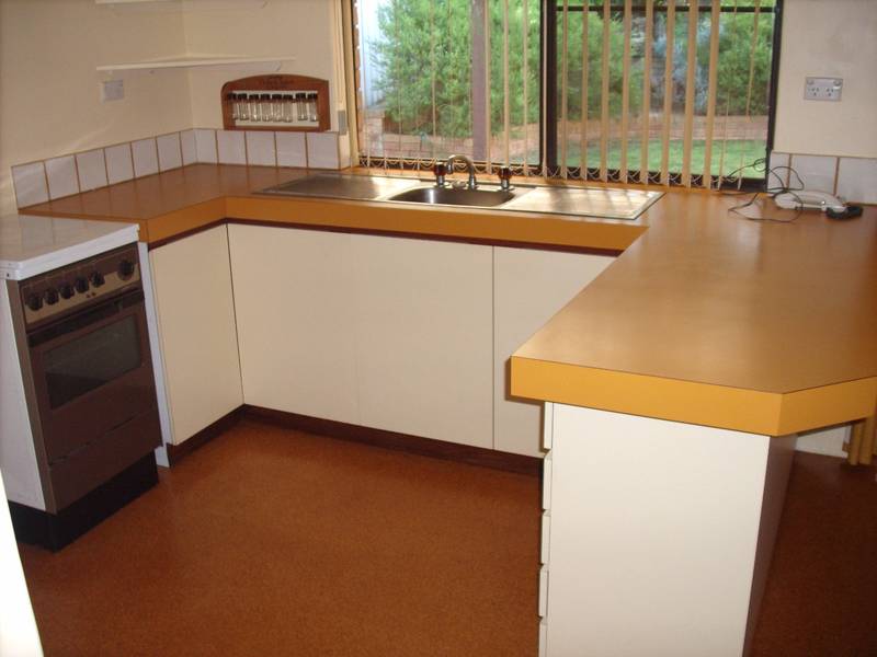 3 Bedroom 1 Bathroom home Picture 3