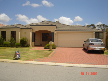 QUALITY - SIZE - LOCATION! Picture 1