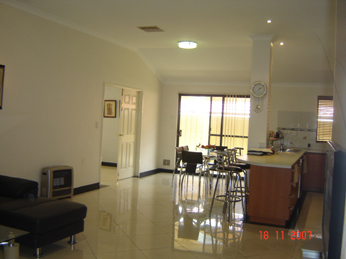 QUALITY - SIZE - LOCATION! Picture 2